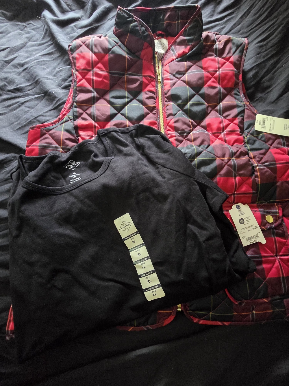 Plaid Quilted Sleeveless Vest - Red/Black - Picture 3 of 4